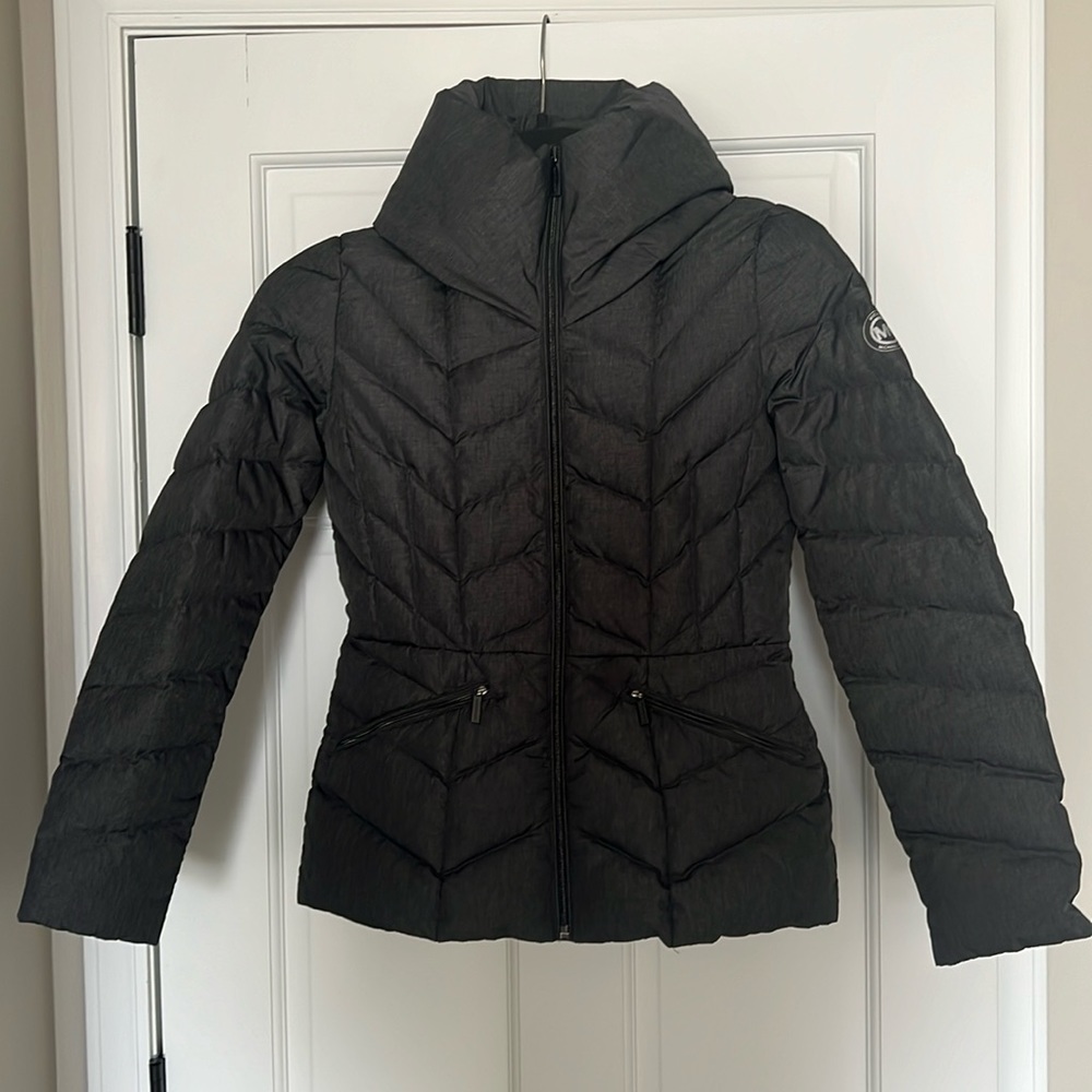 Michael Kors Women’s Packable Down Fill Jacket Color Gray, Size XS.
